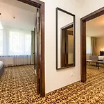 Zilvinas 公寓式酒店 4*
