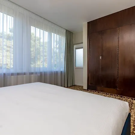 Zilvinas Lägenhetshotell 4*