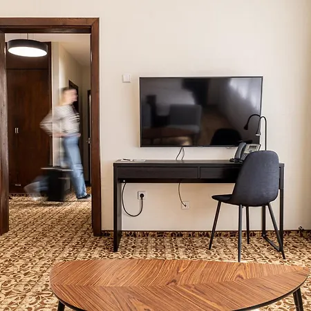 Zilvinas 4* بالانغا